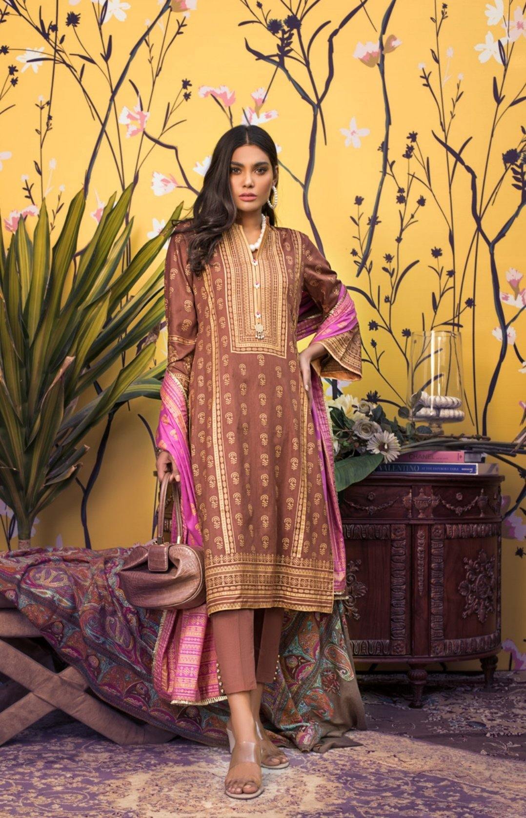 img_zs_textiles_banarsi_lawn_collection_awwal_boutique