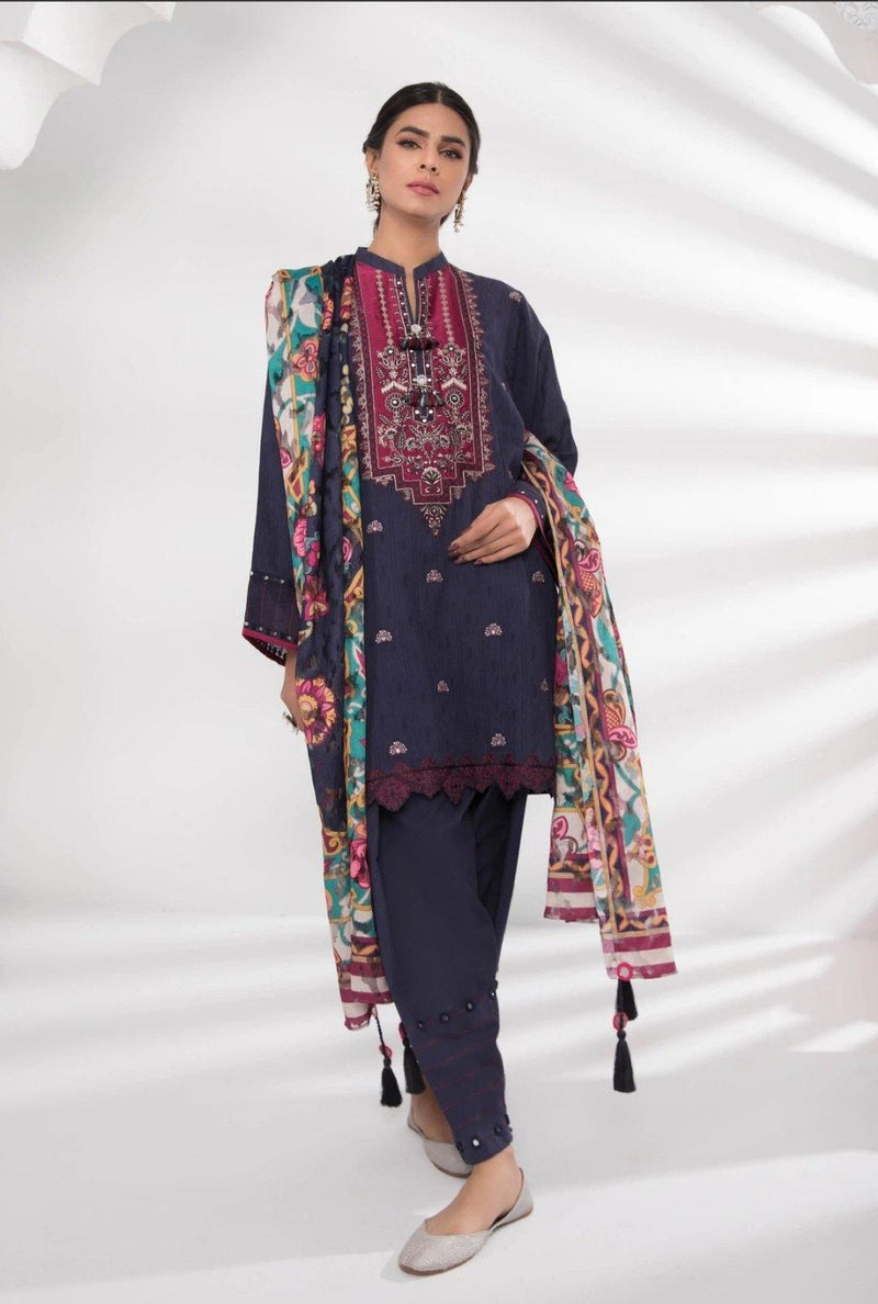 img_sapphire_lawn_collection_2020_awwal_boutique