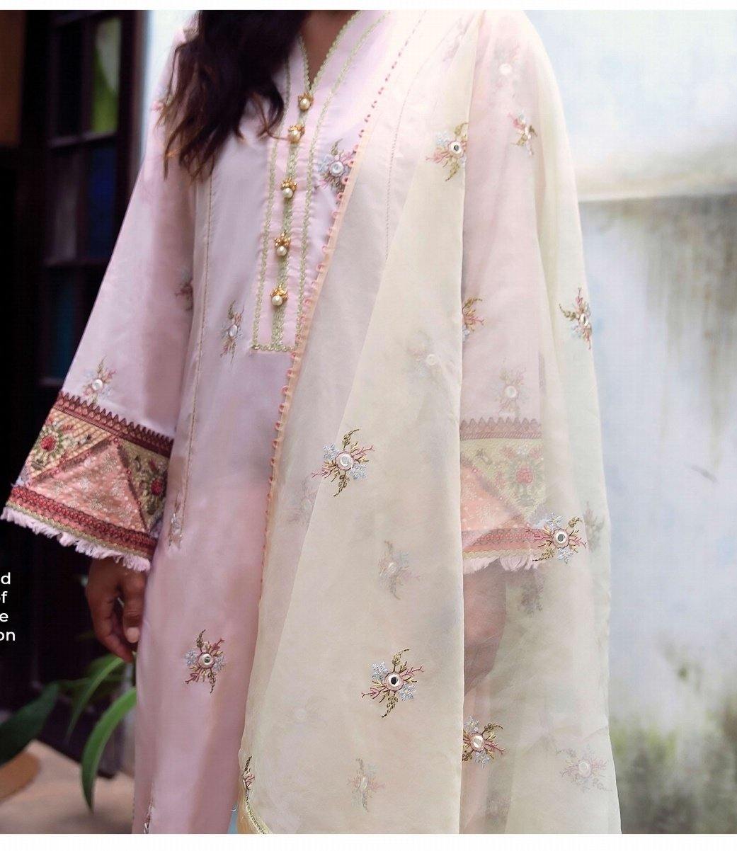 img_qalamkar_lawn_2020_awwal_boutique