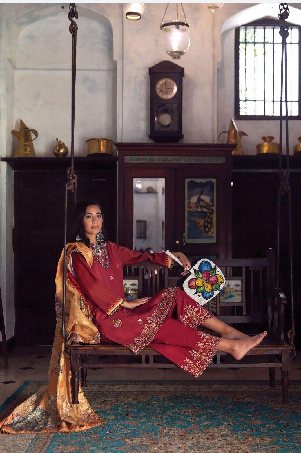 img_qalamkar_lawn_2020_awwal_boutique