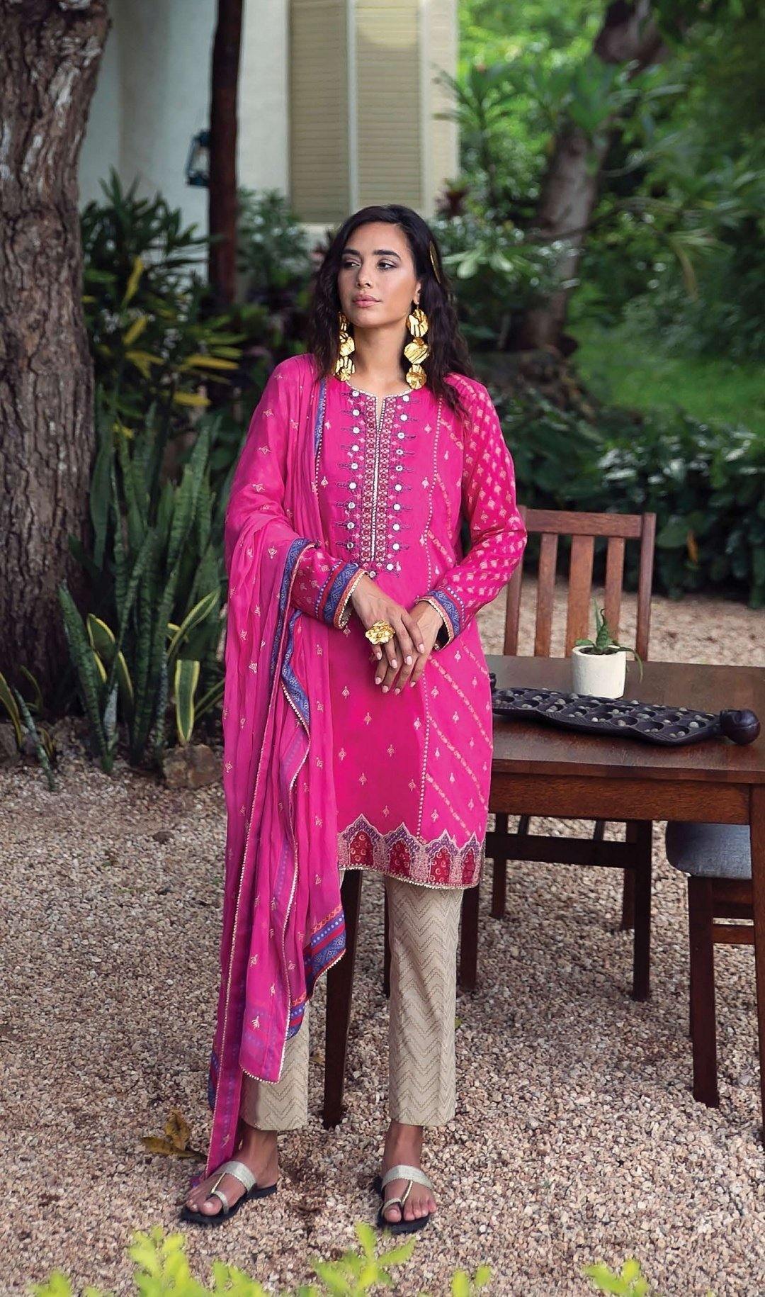 img_qalamkar_lawn_2020_awwal_boutique