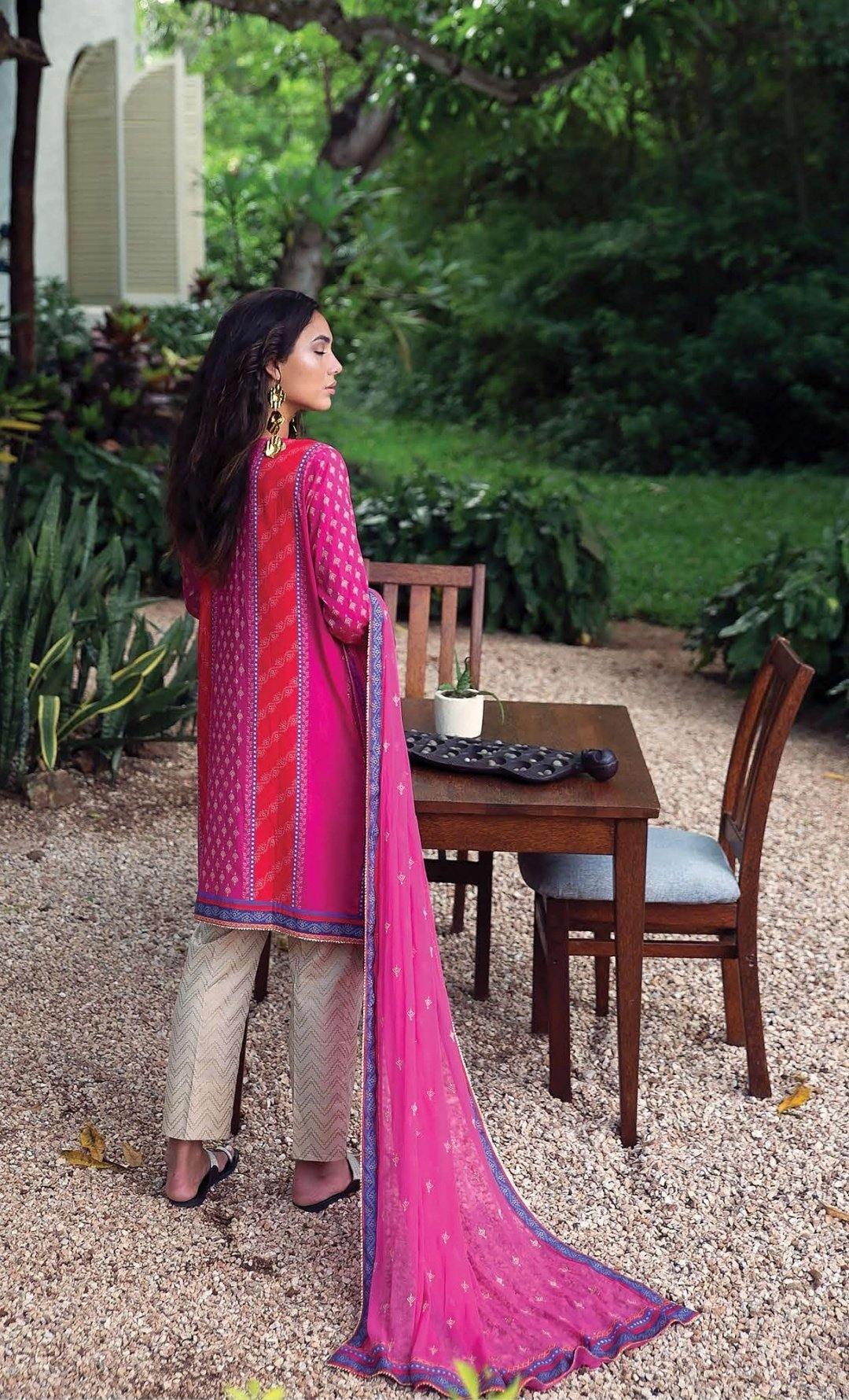 img_qalamkar_lawn_2020_awwal_boutique