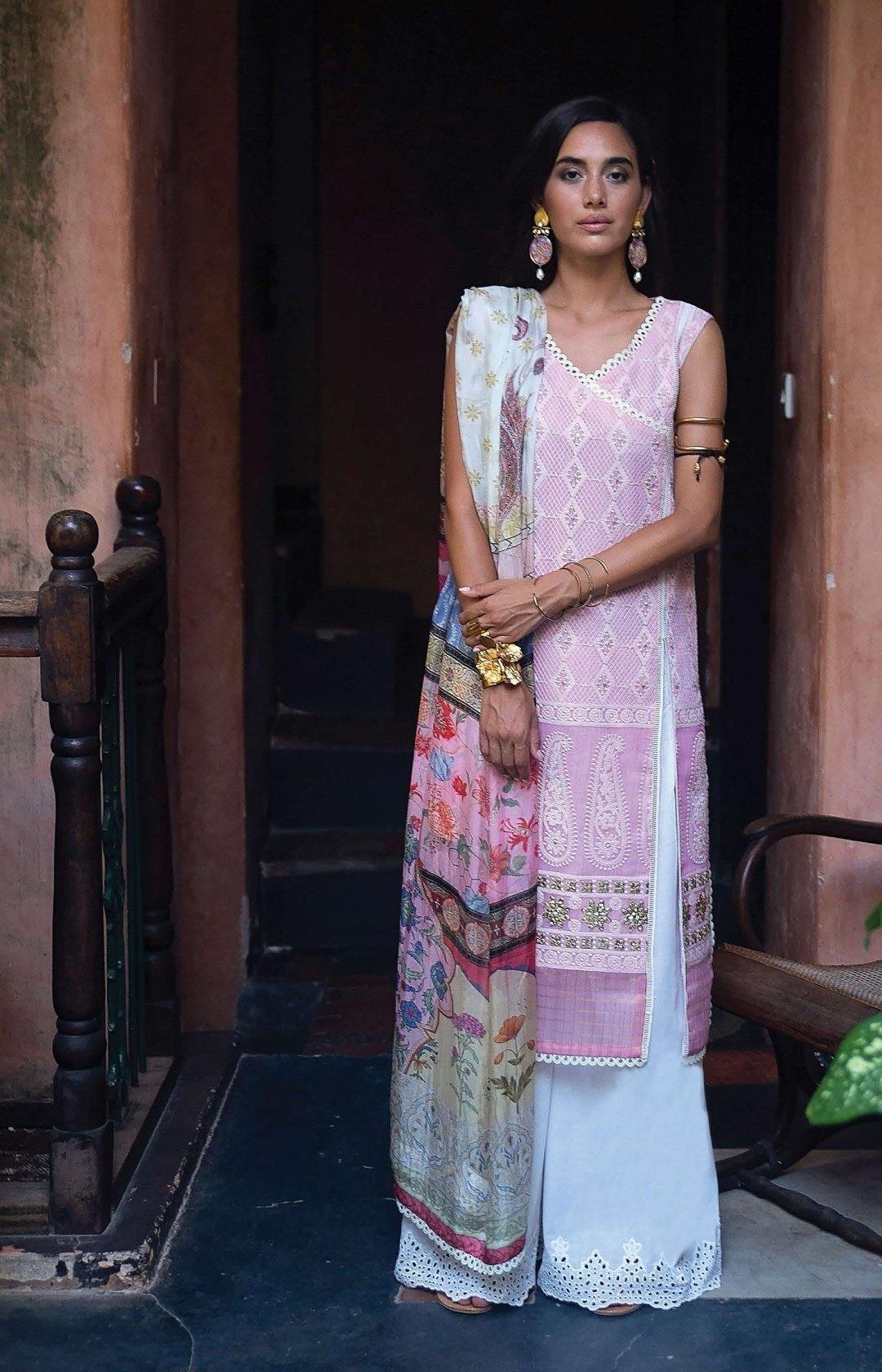 img_qalamkar_lawn_2020_awwal_boutique