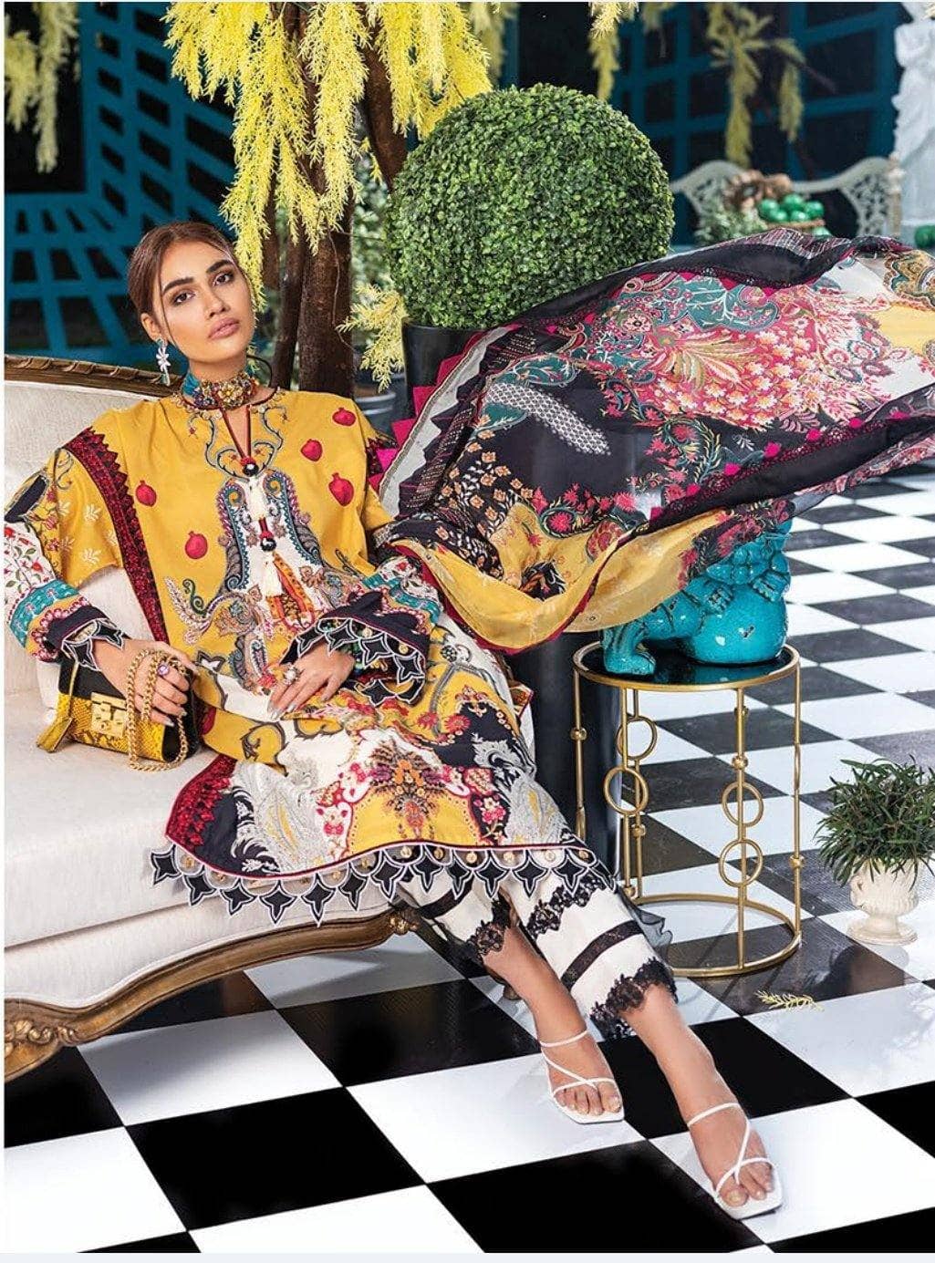 img_zaha_lawn_by_elan_awwal_boutique