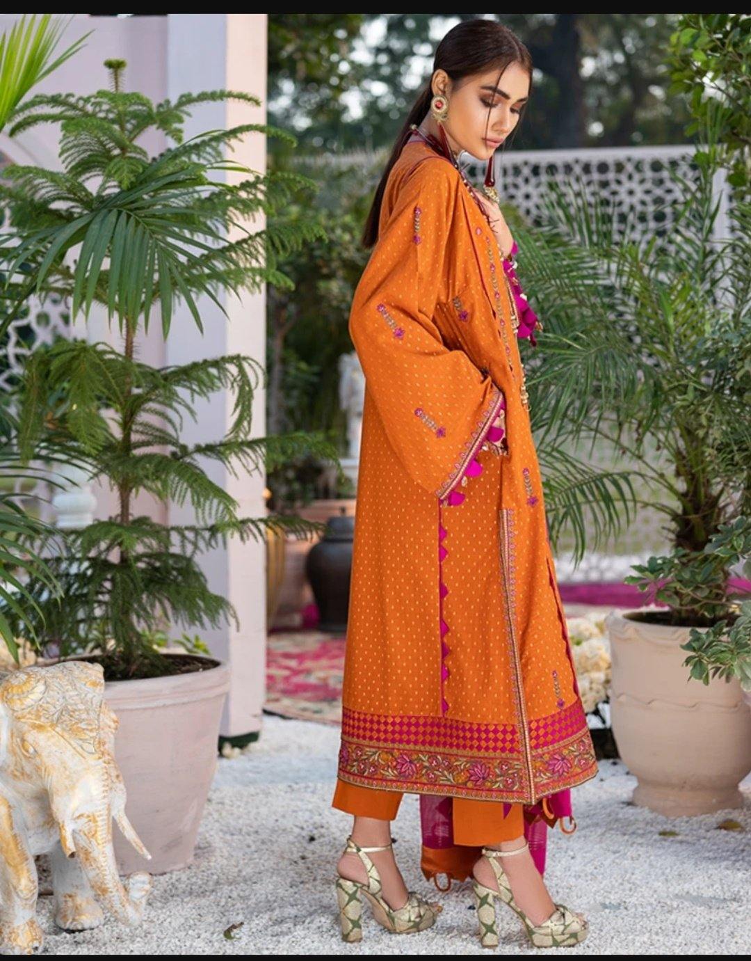 img_zaha_lawn_by_elan_awwal_boutique