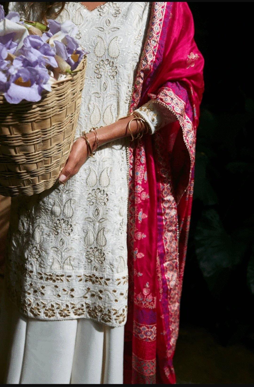 img_qalamkar_lawn_2020_awwal_boutique