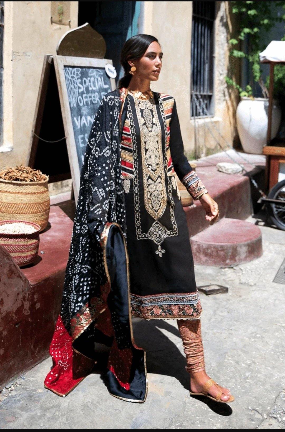 img_qalamkar_lawn_2020_awwal_boutique