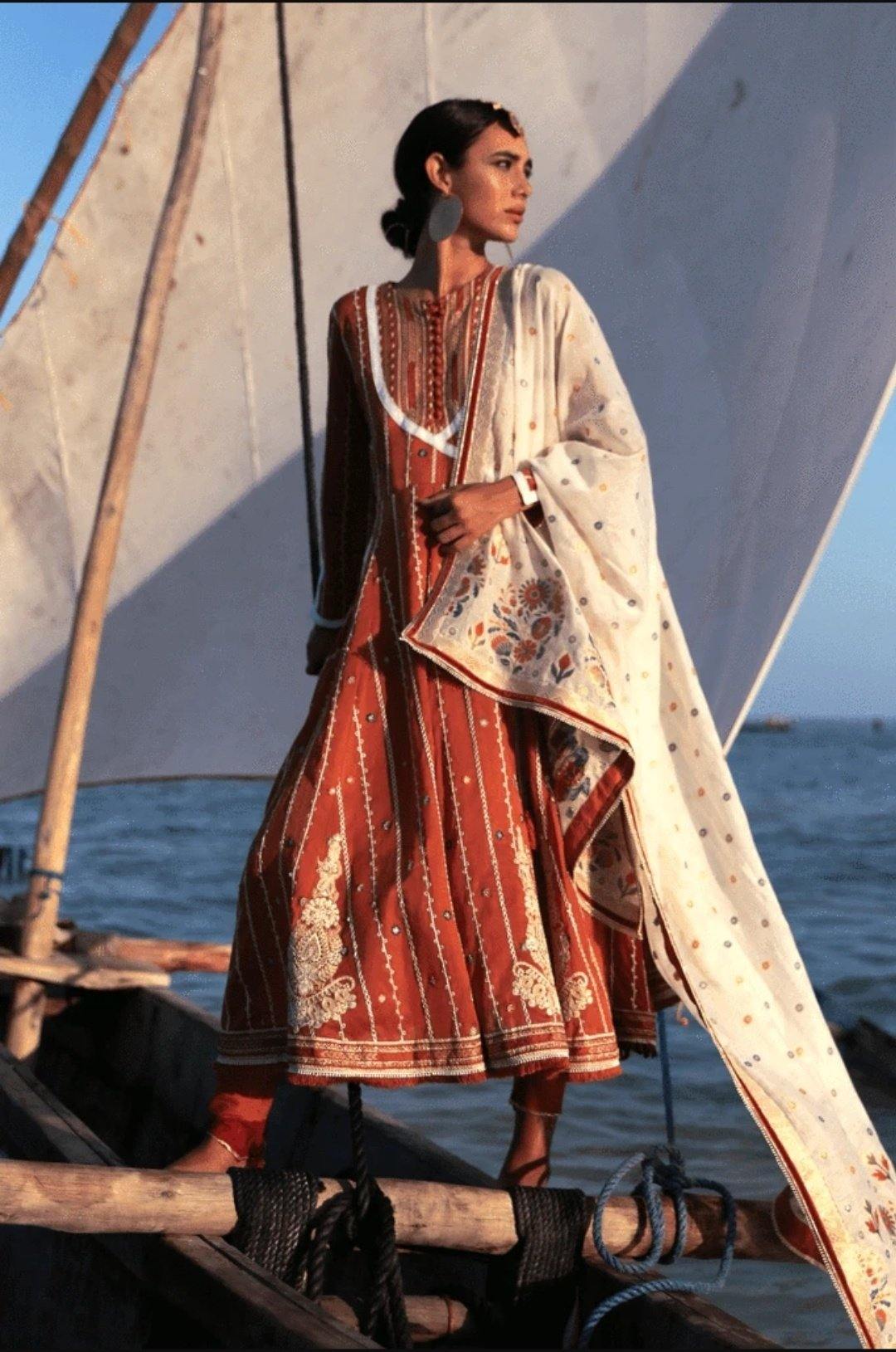 img_qalamkar_lawn_2020_awwal_boutique