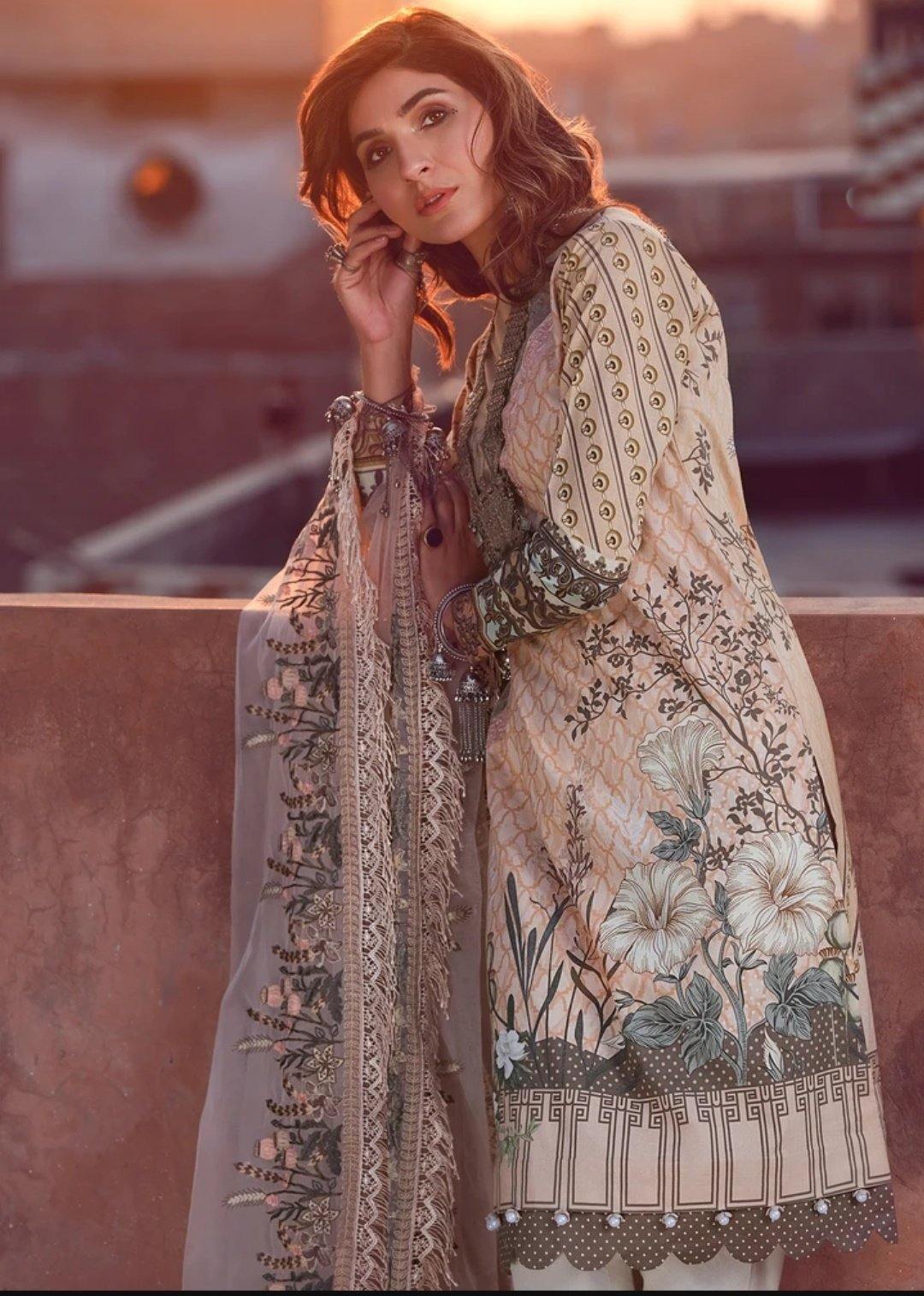 img_shiza_hassan_lawn_collection_awwal_boutique