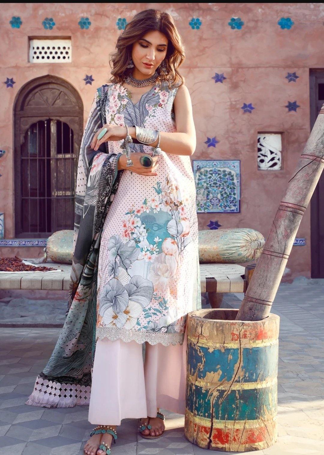 img_shiza_hassan_lawn_collection_awwal_boutique