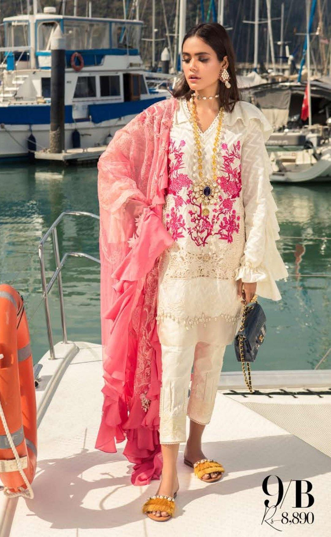 img_sana_safinaz_lawn_collection_awwal_boutique