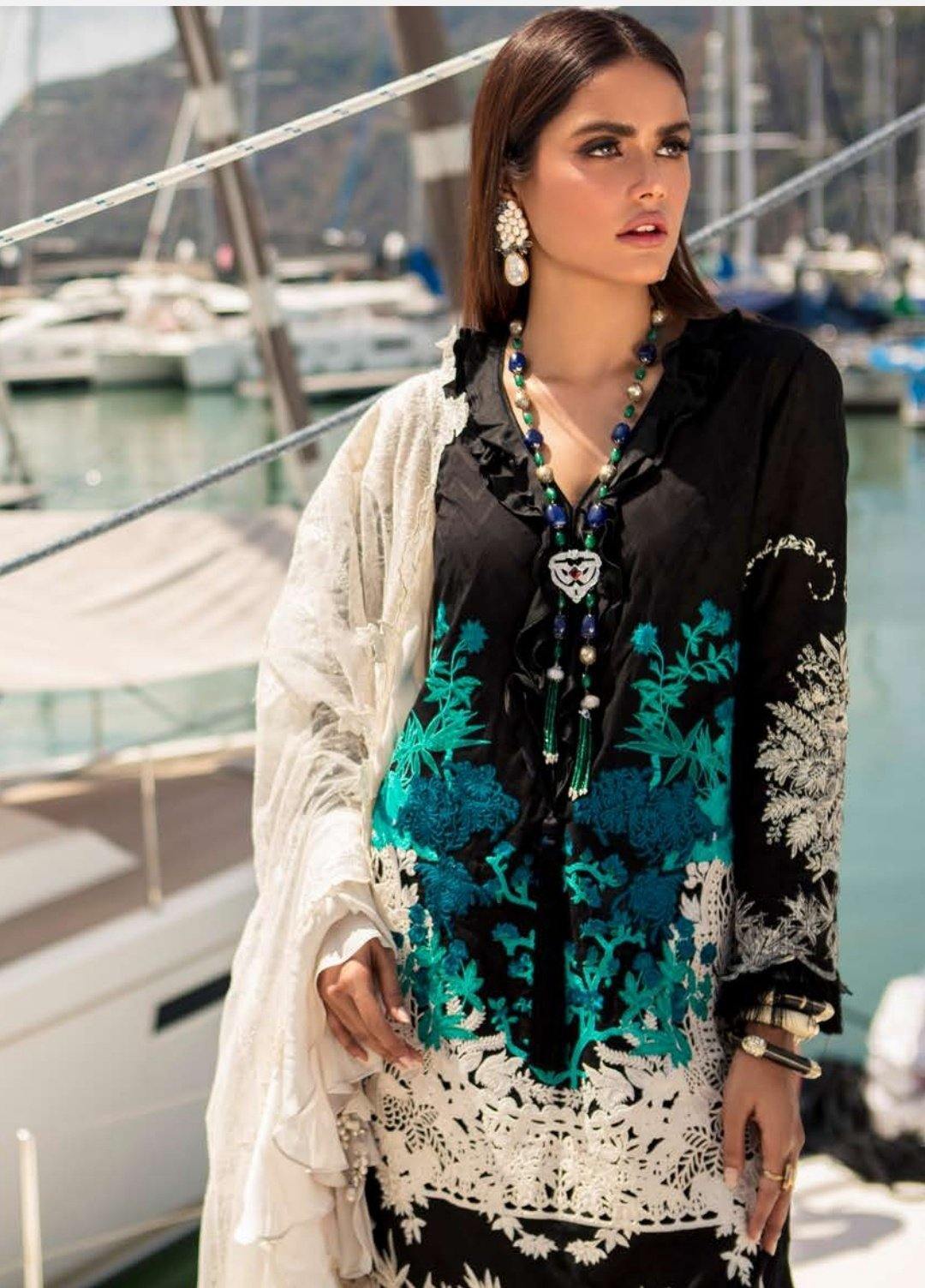 img_sana_safinaz_lawn_collection_awwal_boutique