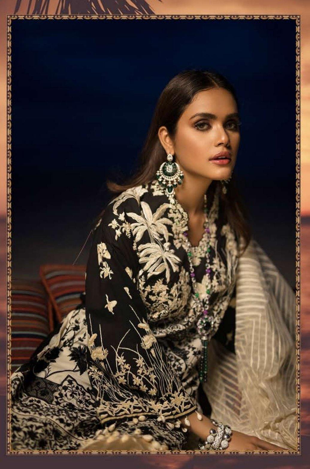 img_sana_safinaz_lawn_collection_awwal_boutique