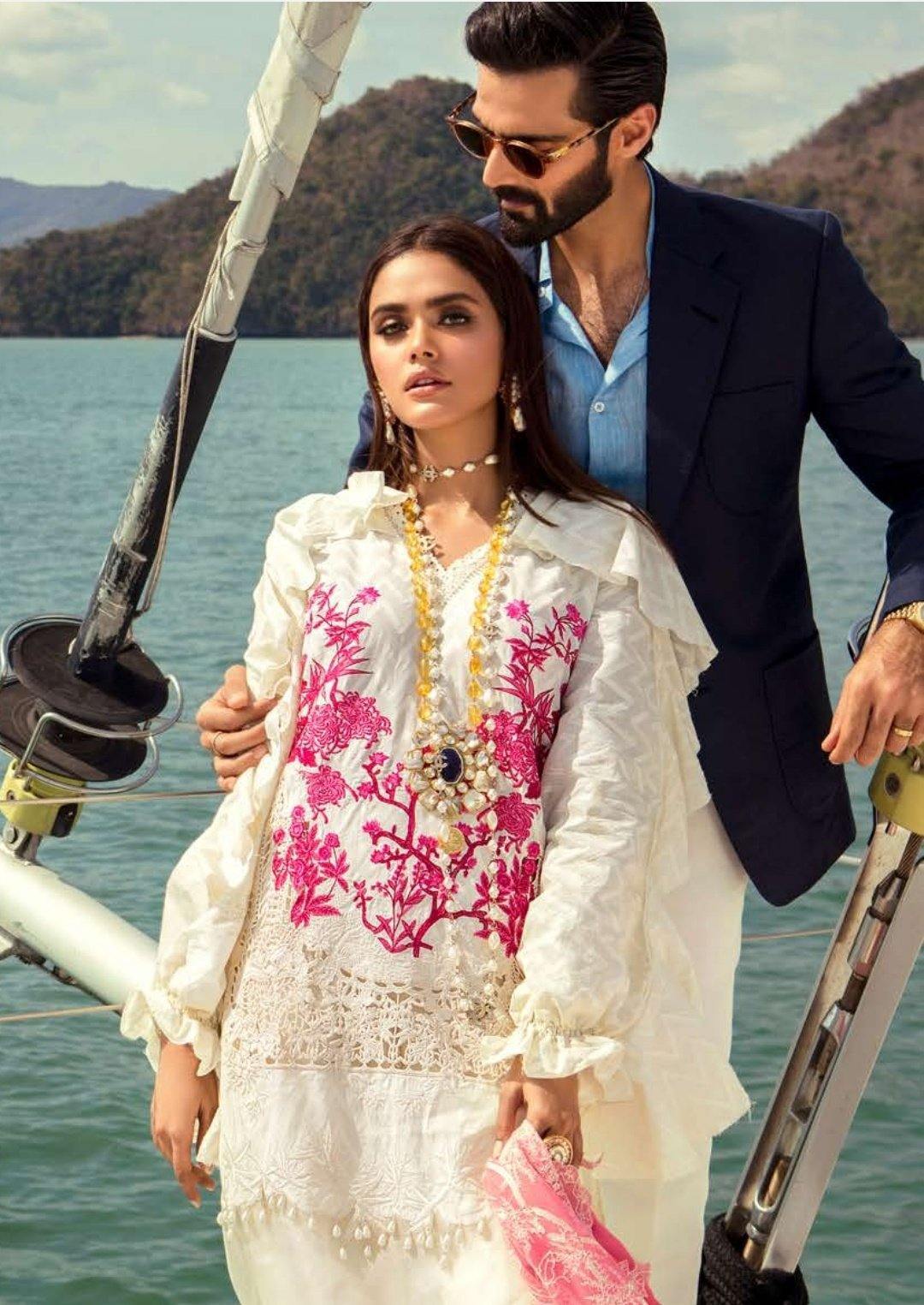 img_sana_safinaz_lawn_collection_awwal_boutique