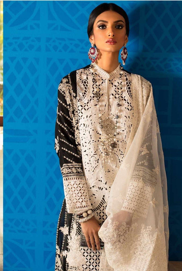 img_sana_safinaz_lawn_collection_awwal_boutique