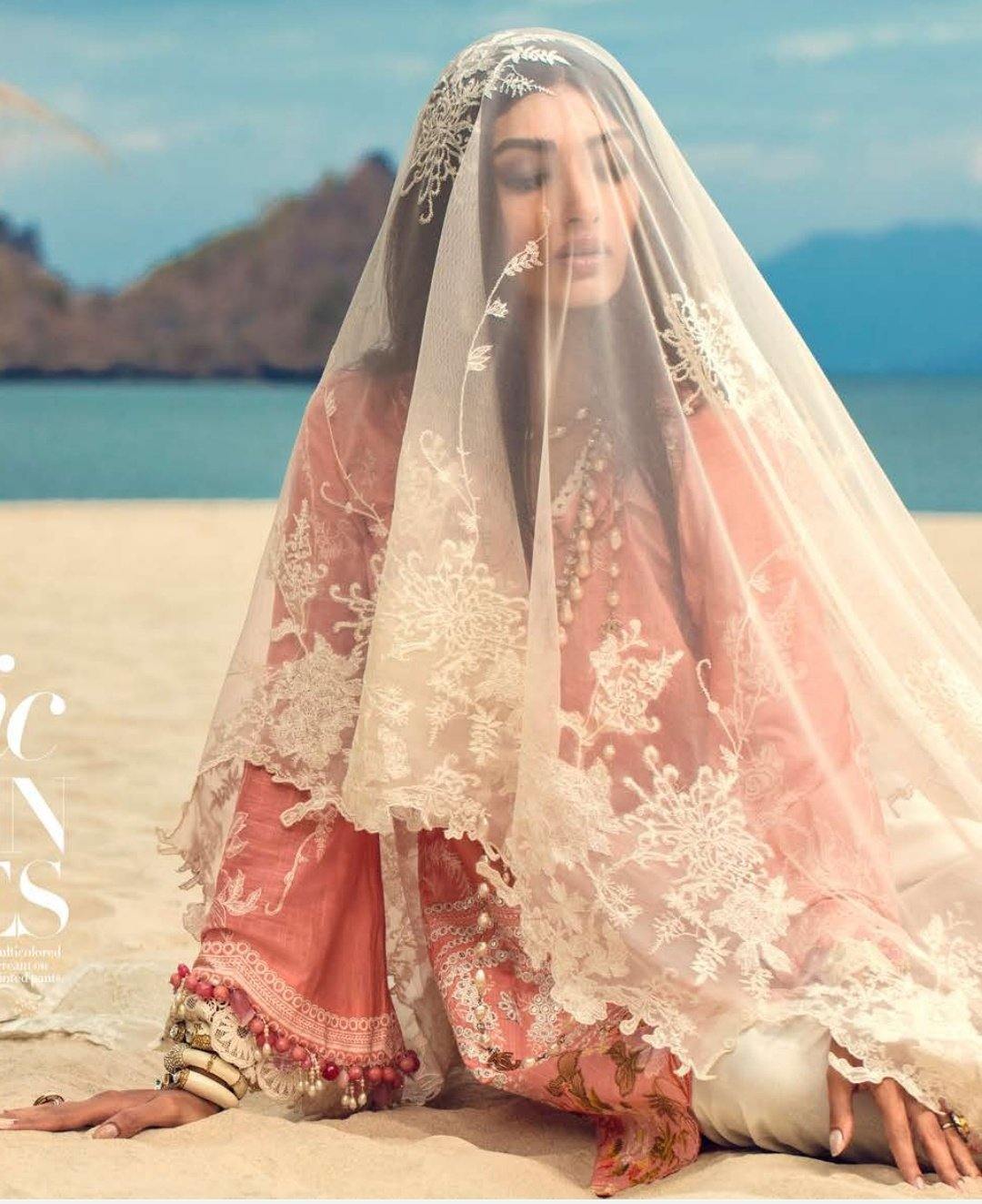 img_sana_safinaz_lawn_collection_awwal_boutique