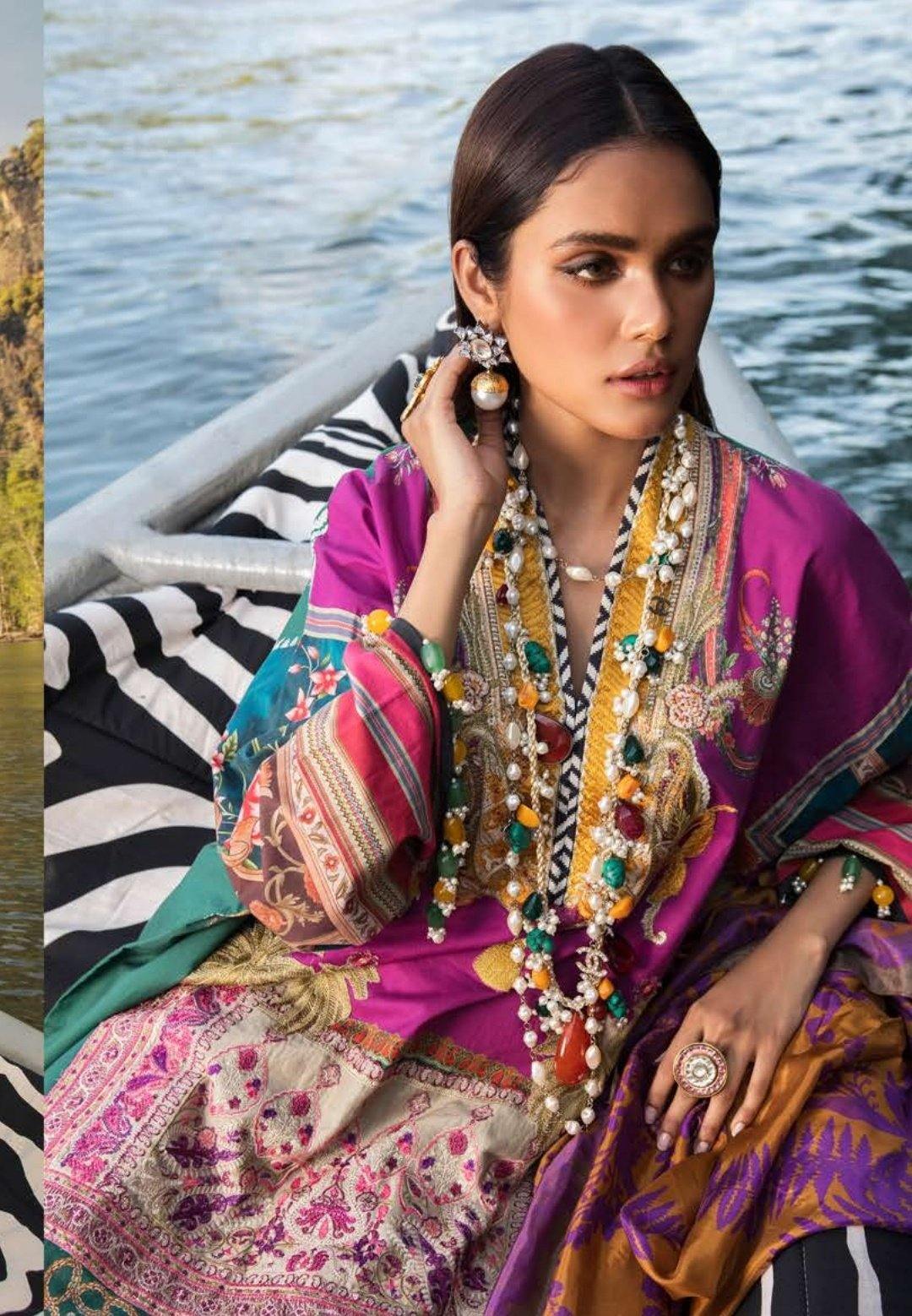 img_sana_safinaz_lawn_collection_awwal_boutique