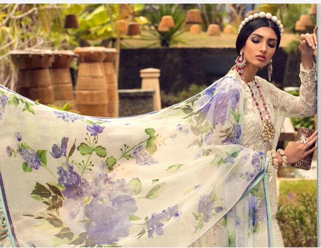 img_sana_safinaz_lawn_collection_awwal_boutique