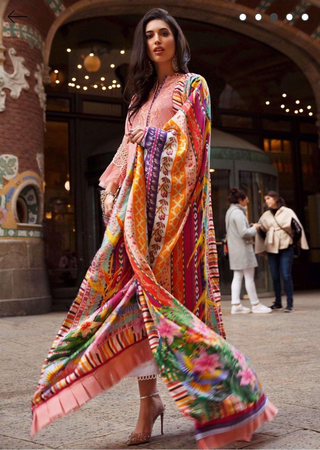 img_farah_talib_aziz_mila_luxe_lawn_collection_awwal_boutique