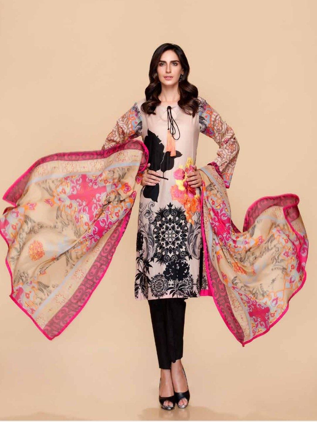 img_charizma_yellow_series_lawn_awwal_boutique