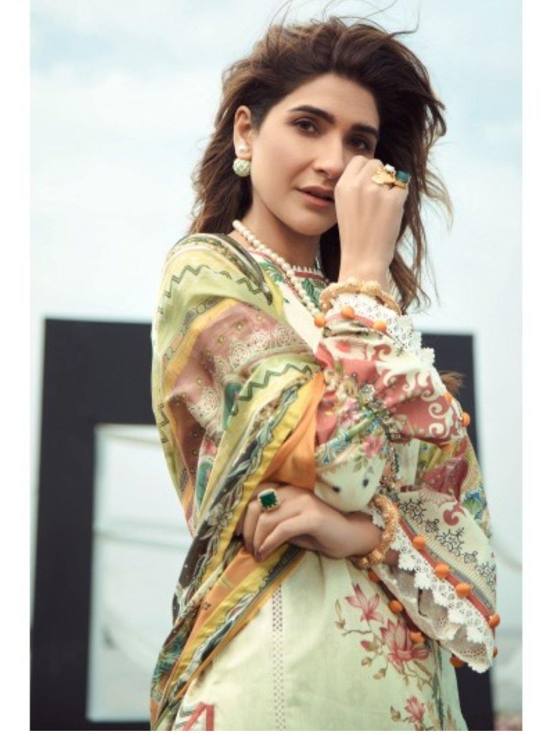 img_firdous_grandeur_lawn_2020_awwal_boutique