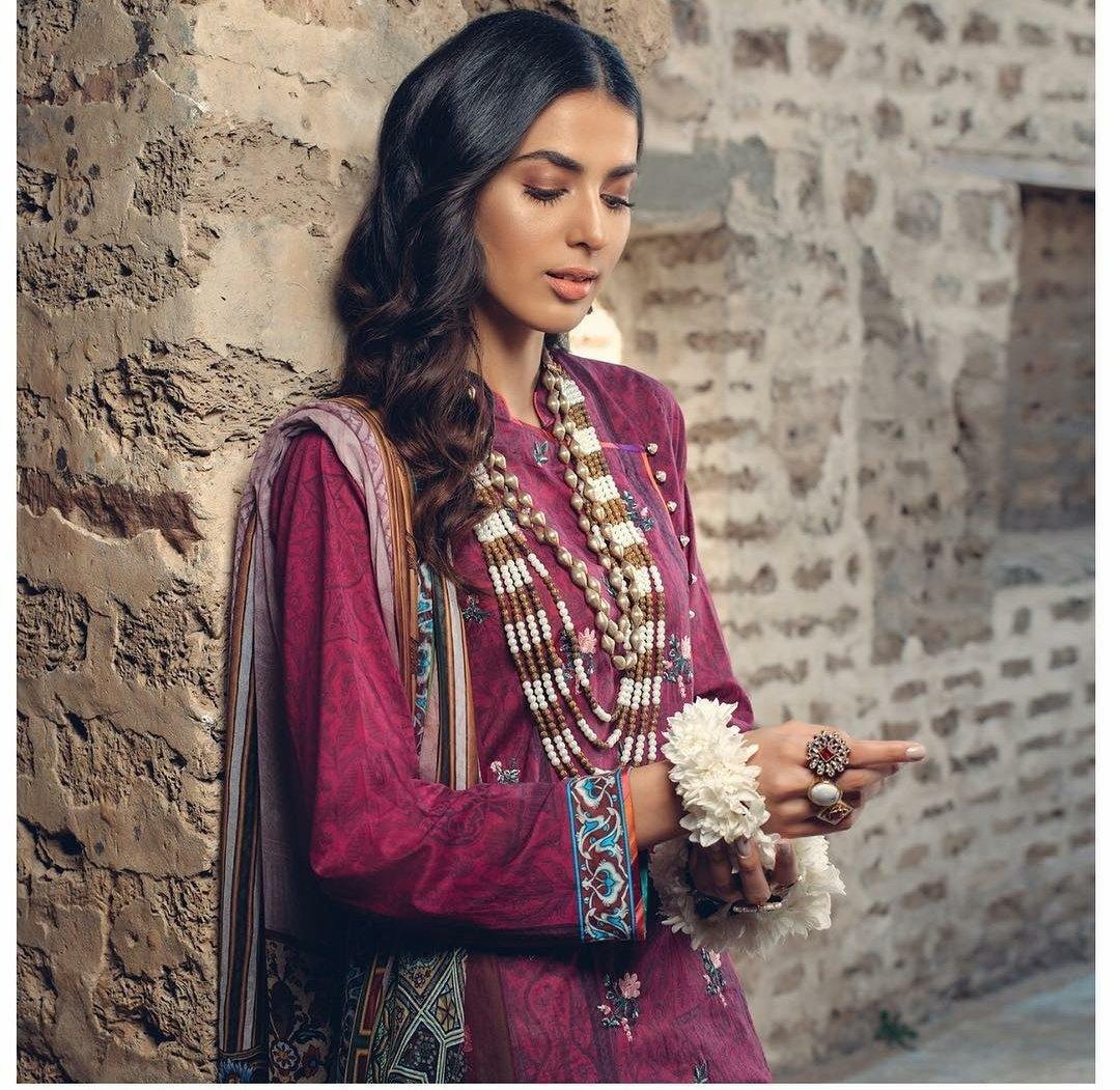 img_afsaneh_lawn_2020_awwal_boutique