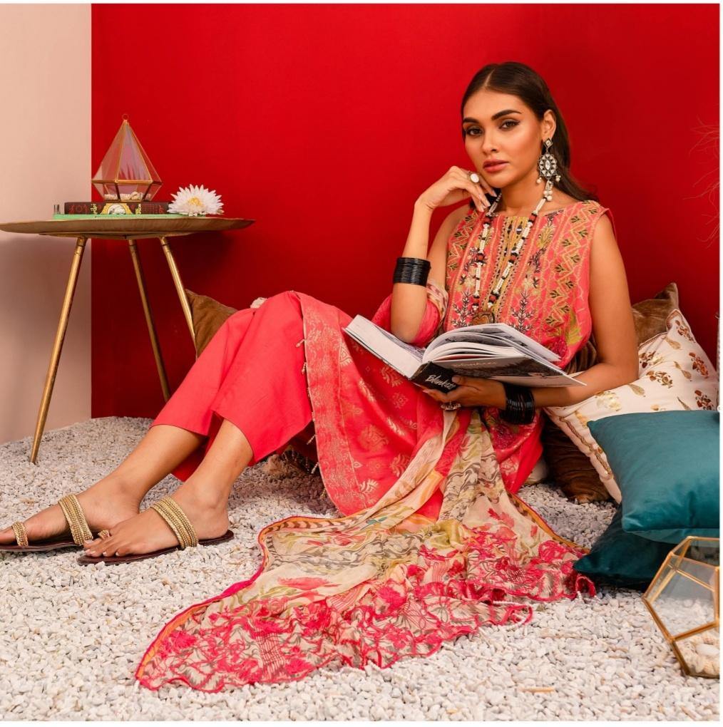 img_nureh_lawn_collection_awwal_boutique