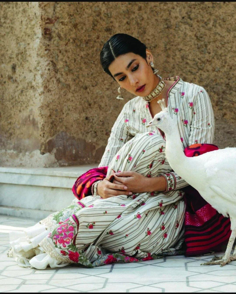 img_zara_shahjahan_lawn_garden_of_love_2020_awwal_boutique