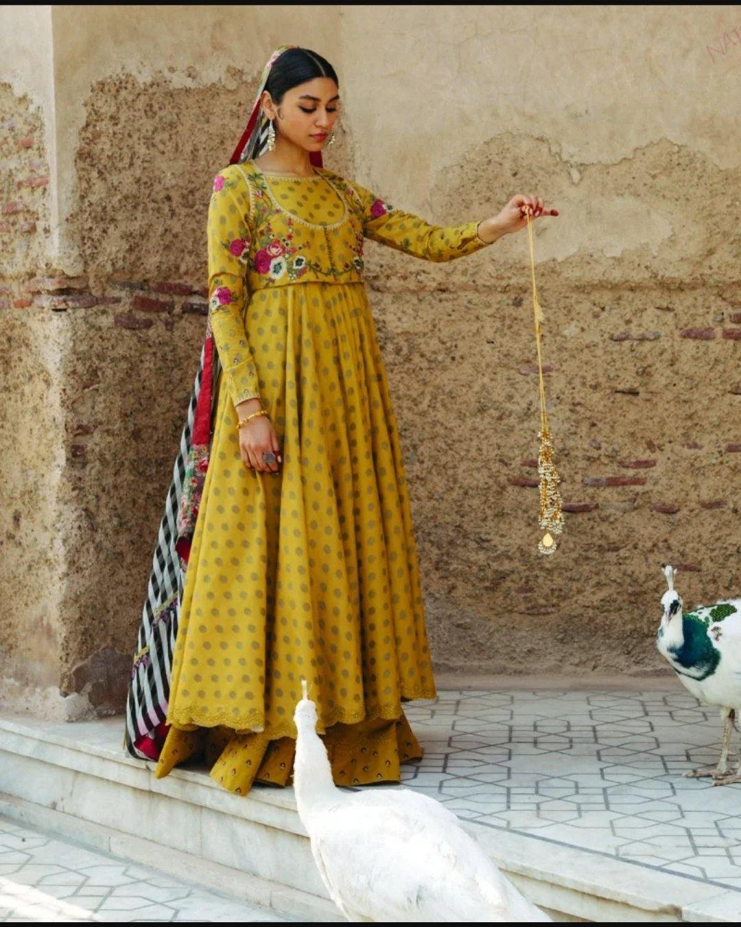 img_zara_shahjahan_lawn_garden_of_love_2020_awwal_boutique