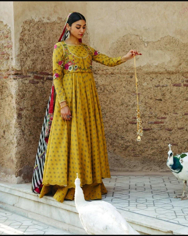 img_zara_shahjahan_lawn_garden_of_love_2020_awwal_boutique