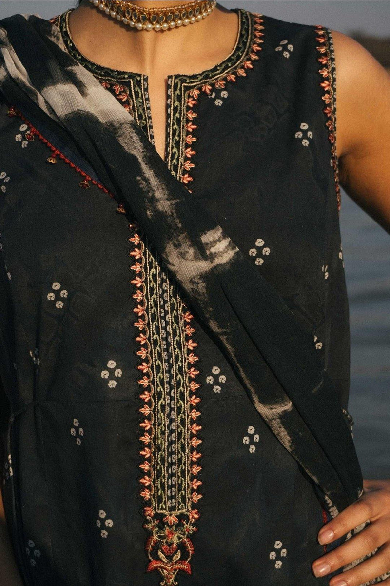 img_zara_shahjahan_lawn_garden_of_love_2020_awwal_boutique