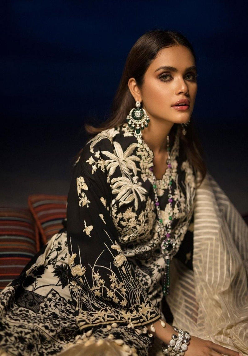 img_sana_safinaz_lawn_collection_2020_awwal_boutique