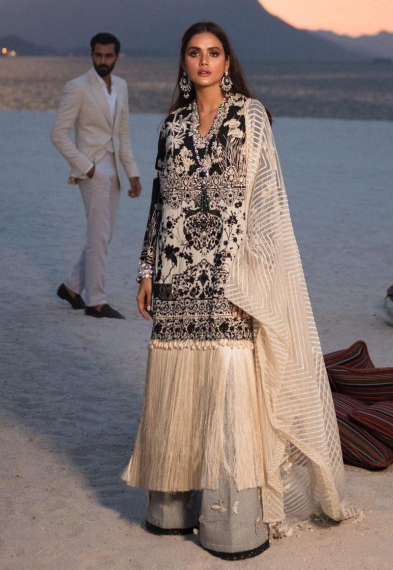 img_sana_safinaz_lawn_collection_2020_awwal_boutique