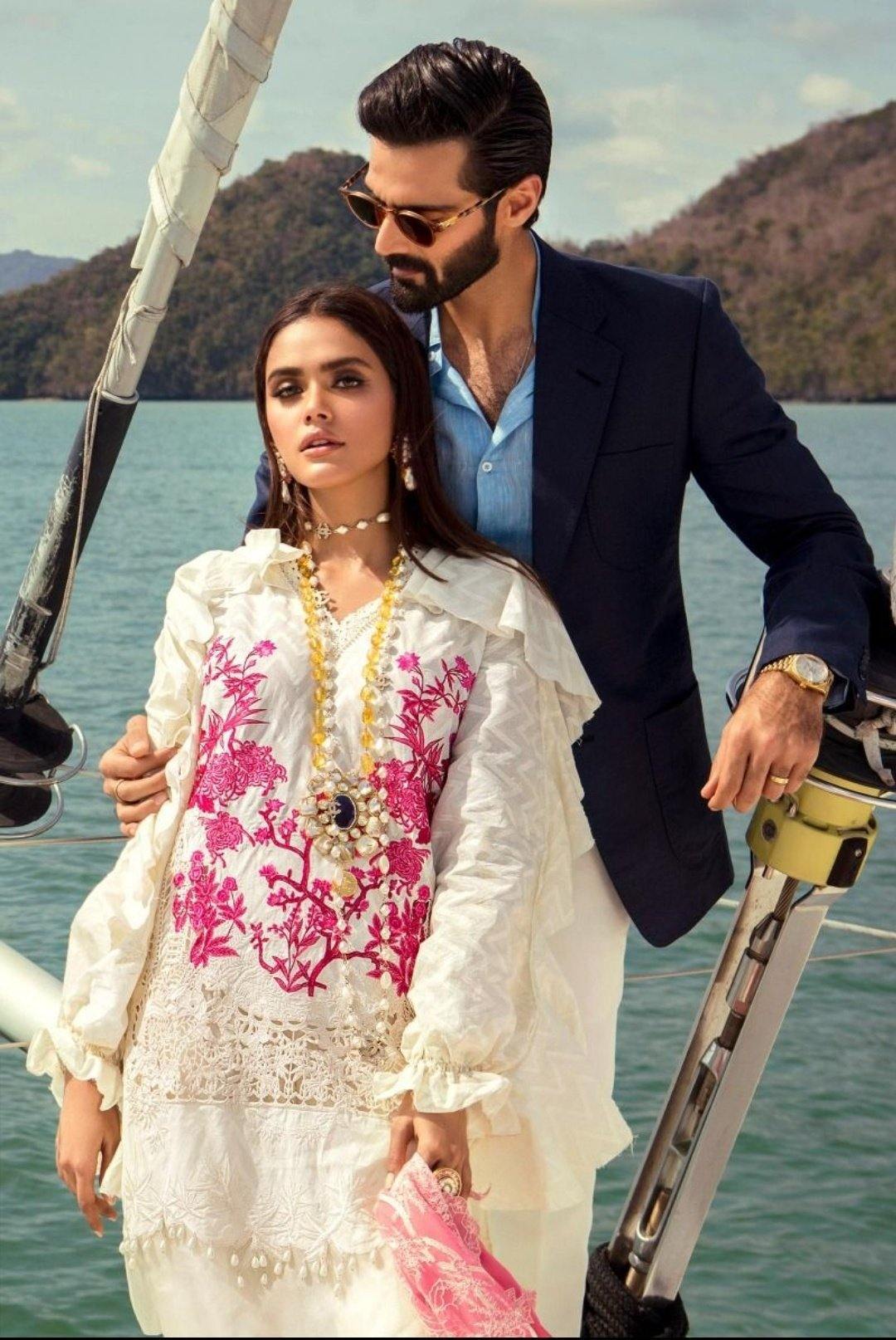 img_sana_safinaz_lawn_collection_awwal_boutique