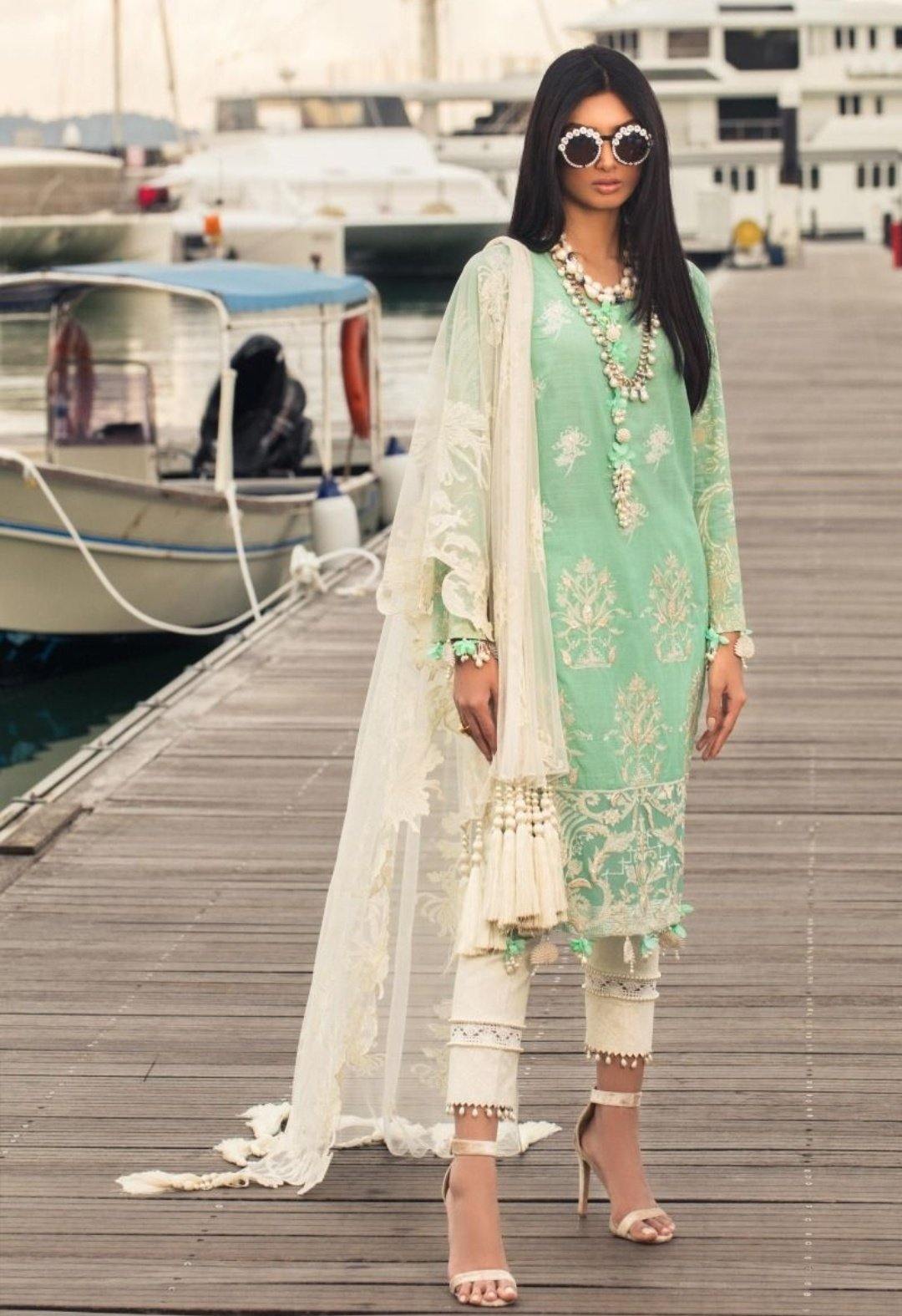 img_sana_safinaz_lawn_collection_2020_awwal_boutique