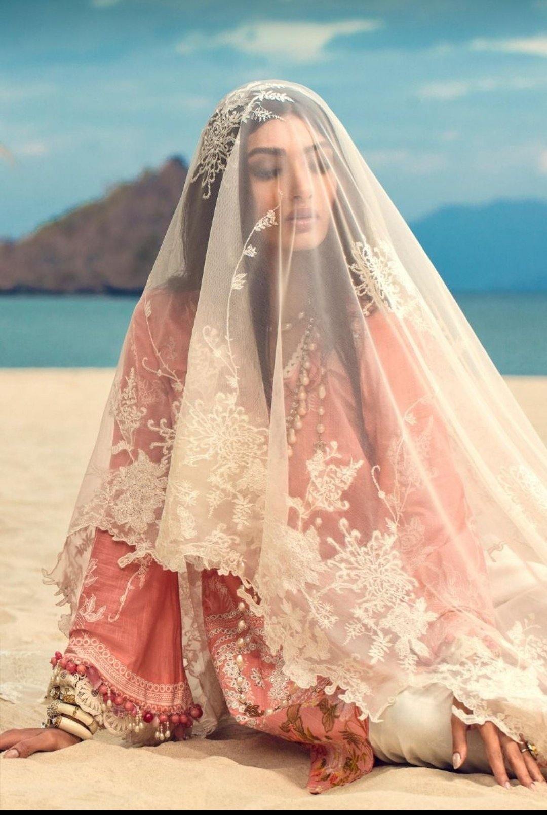 img_sana_safinaz_lawn_collection_awwal_boutique