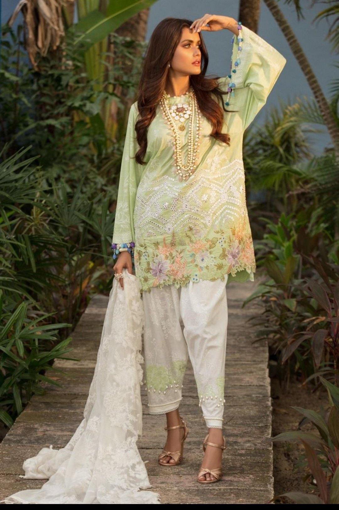 img_sana_safinaz_lawn_collection_2020_awwal_boutique