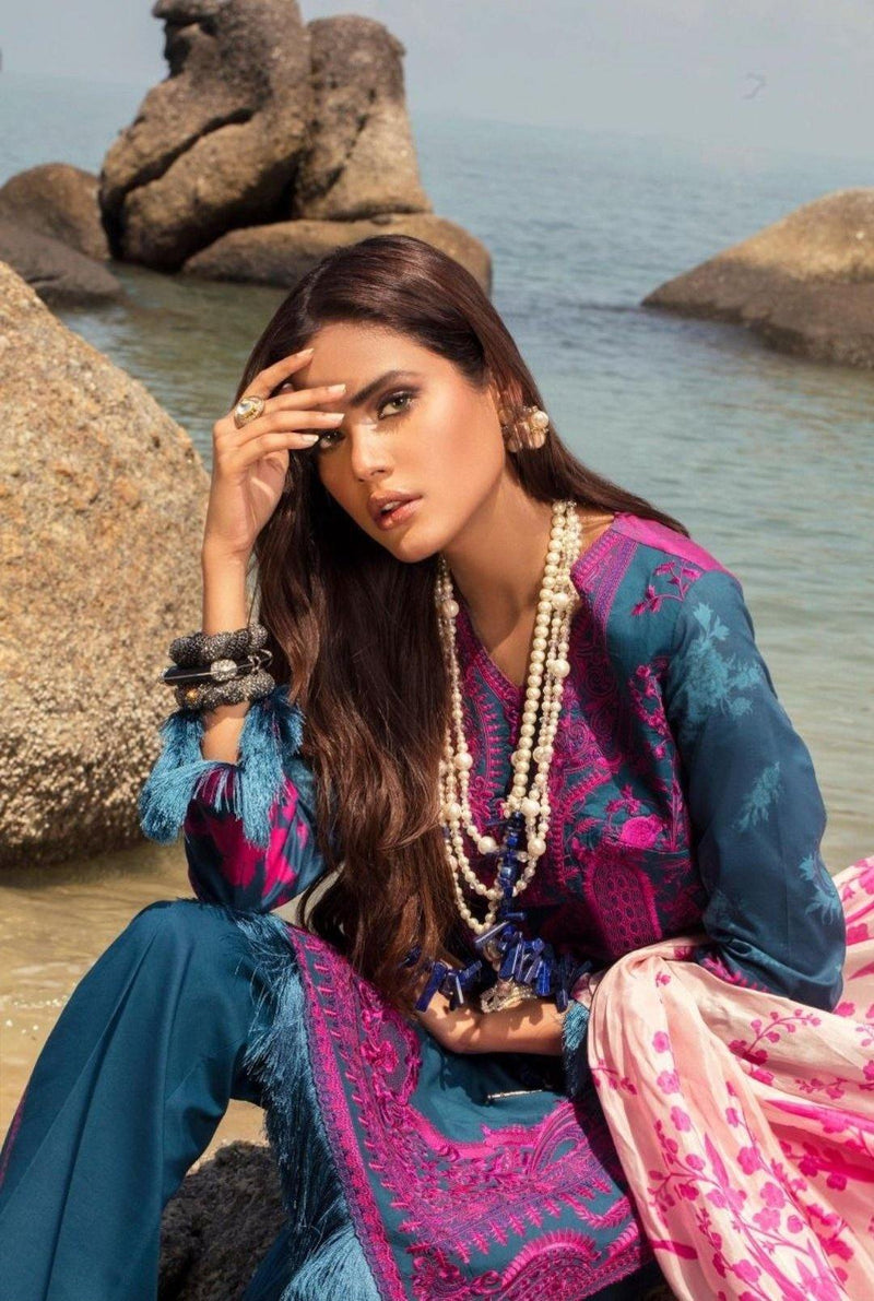 img_sana_safinaz_lawn_collection_awwal_boutique