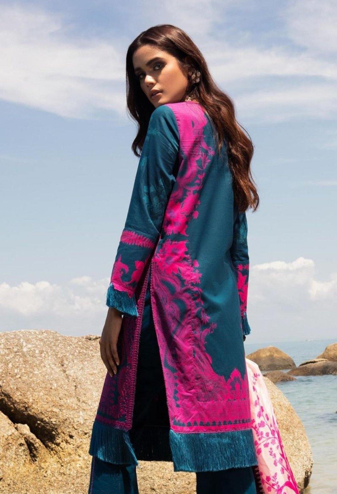 img_sana_safinaz_lawn_collection_awwal_boutique