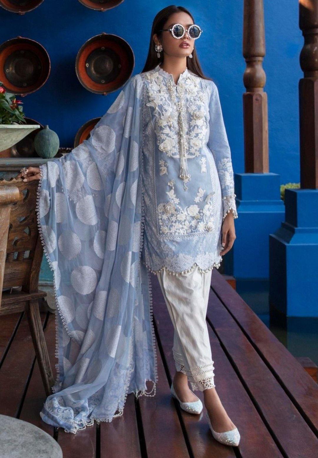 img_sana_safinaz_lawn_collection_awwal_boutique