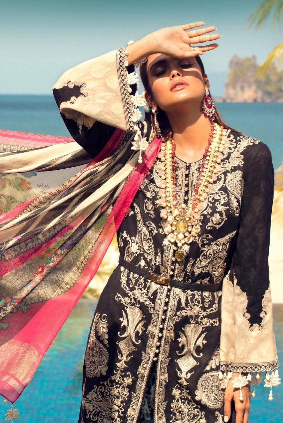 img_sana_safinaz_lawn_collection_awwal_boutique