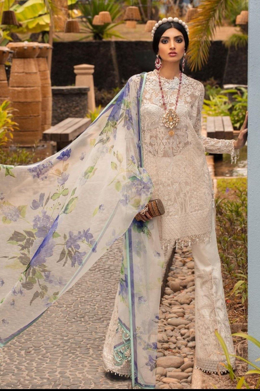 img_sana_safinaz_lawn_collection_awwal_boutique