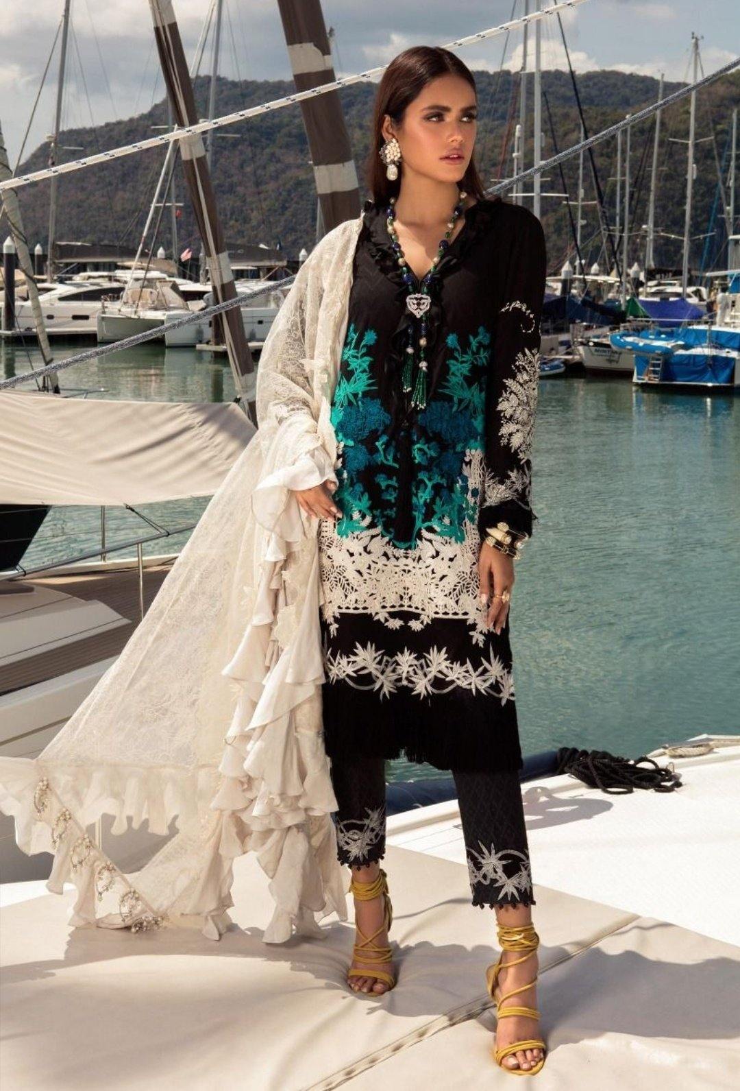 img_sana_safinaz_lawn_collection_awwal_boutique