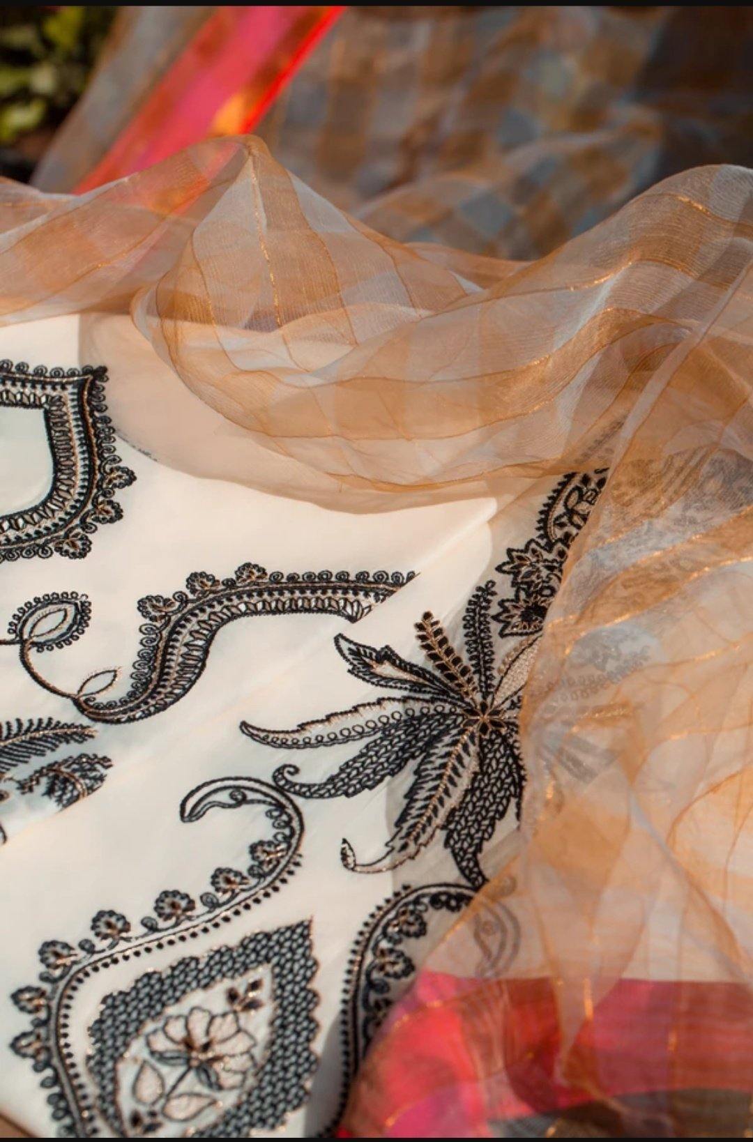 img_elan_lawn_2020_lawn_collection_awwal_boutique