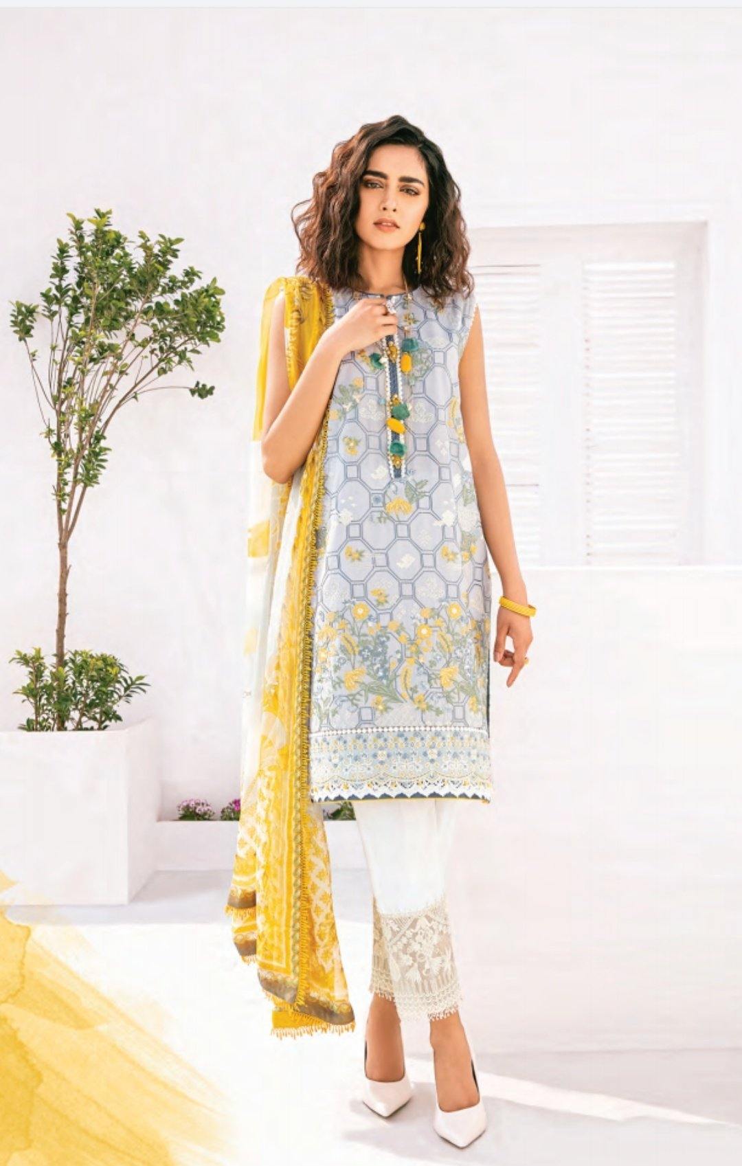 img_baroque_fuchsia_lawn_collection_awwal_boutique