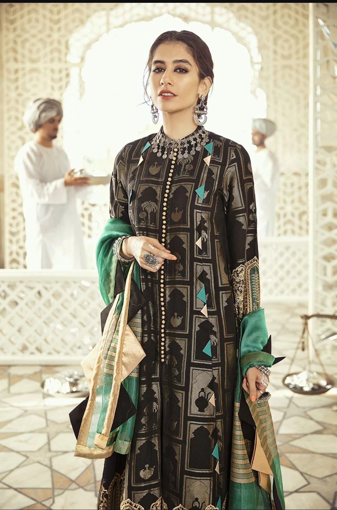 img_cross_stitch_lawn_collection_awwal_boutique