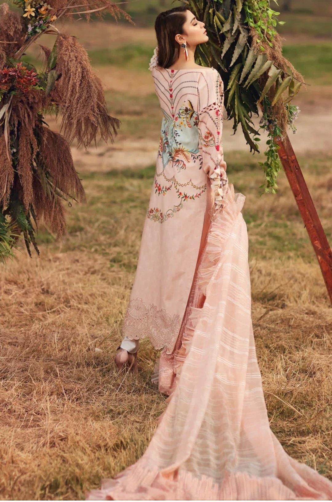 img_shiza_hassan_lawn_collection_awwal_boutique
