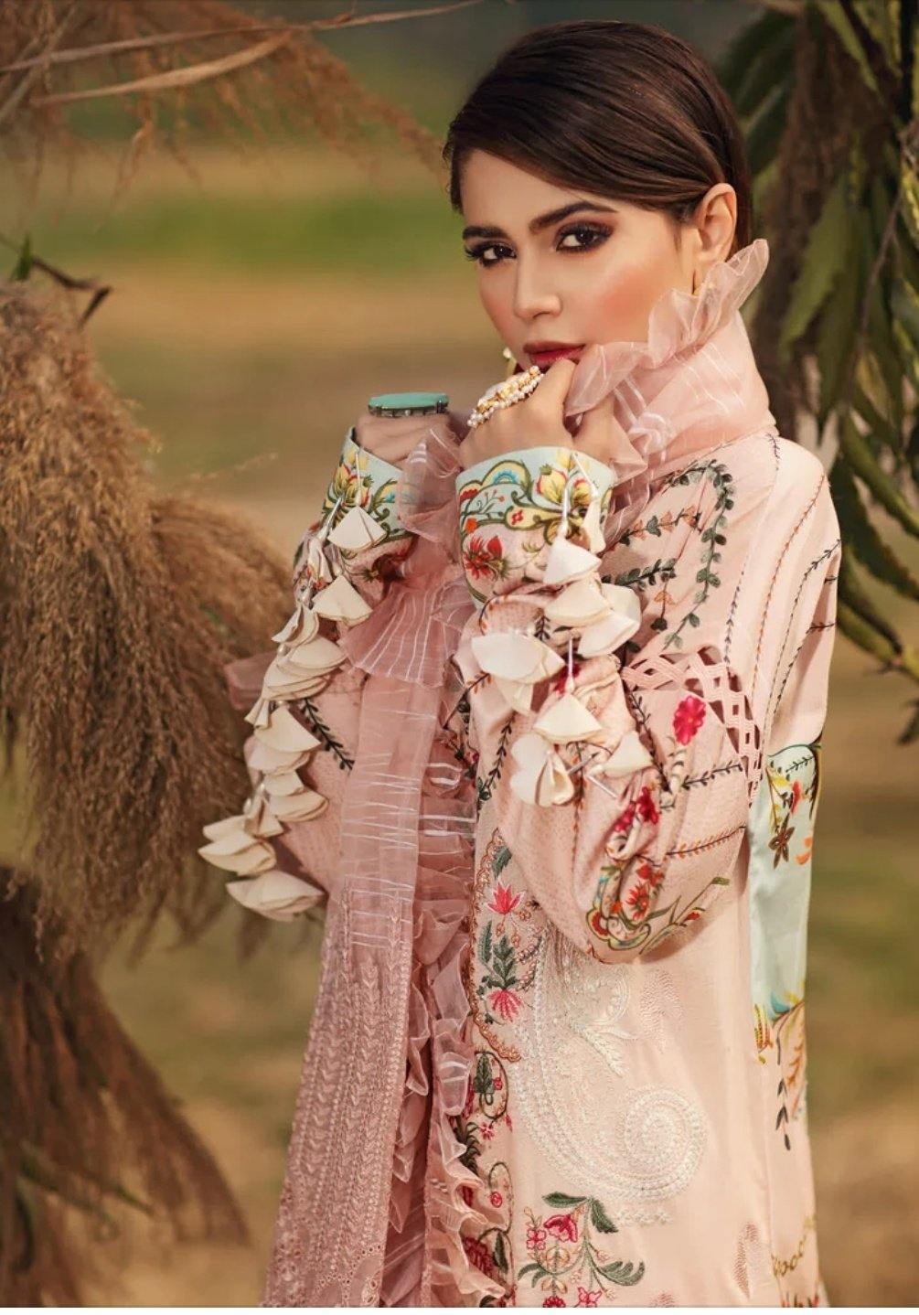 img_shiza_hassan_lawn_collection_awwal_boutique