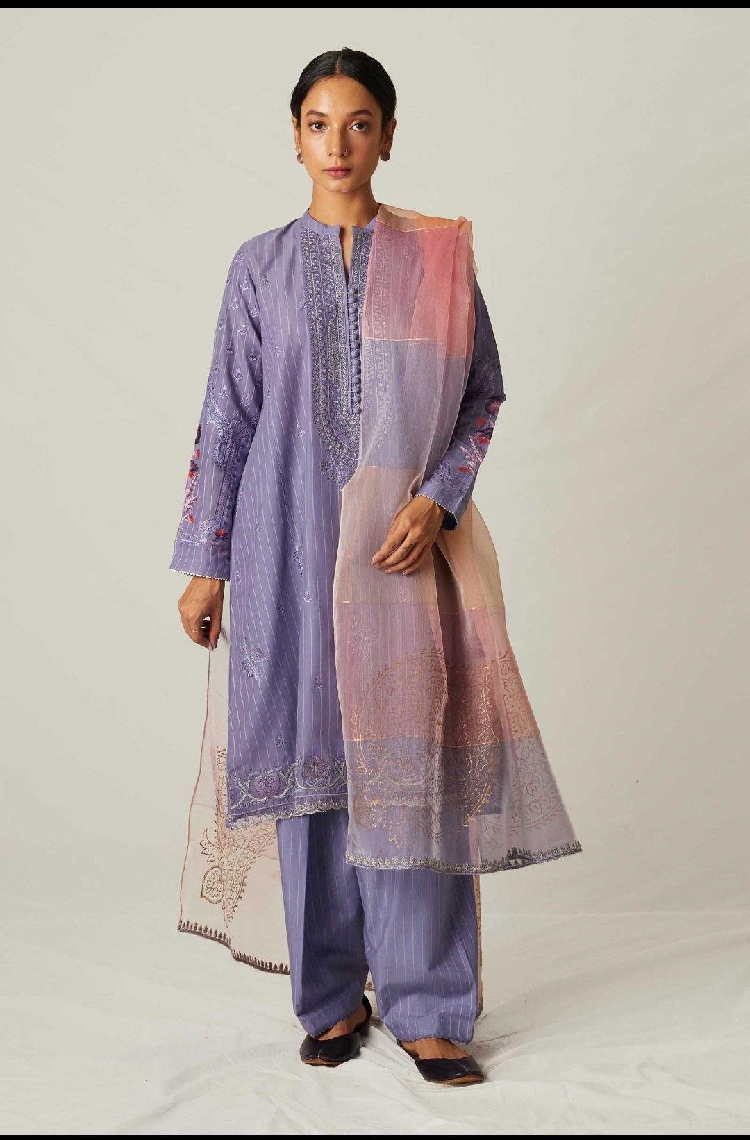 img_zara_shahjahan_lawn_garden_of_love_2020_awwal_boutique