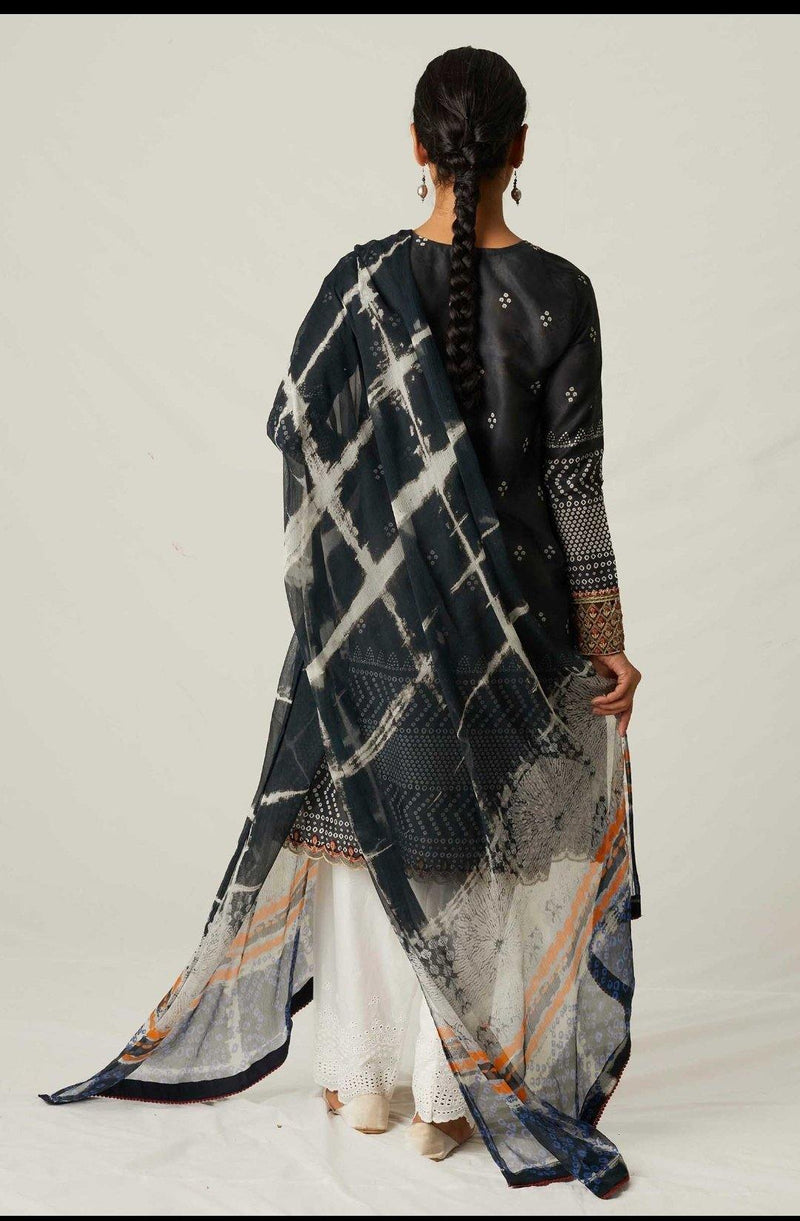 img_zara_shahjahan_lawn_garden_of_love_2020_awwal_boutique